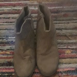 Mossimo  zip up ankle boots sz 7